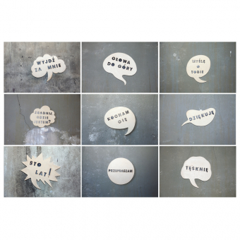 Kolaż fotografii przedstawiających wszystkie tabliczki ze słowami m.in.  tęsknię, kocham Cię, dziękuję.