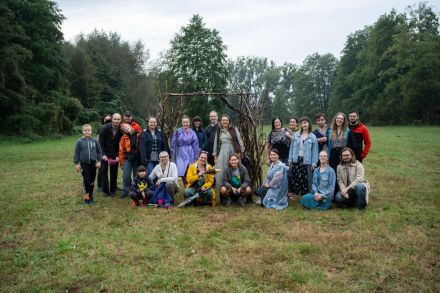 Zdjęcie grupowe wszystkich uczestników warsztatów.