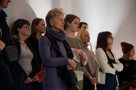 Publiczność ogląda performance