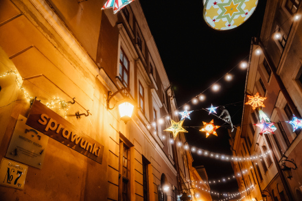 Ulica Grodzka w Lublinie przybrana świątecznie.