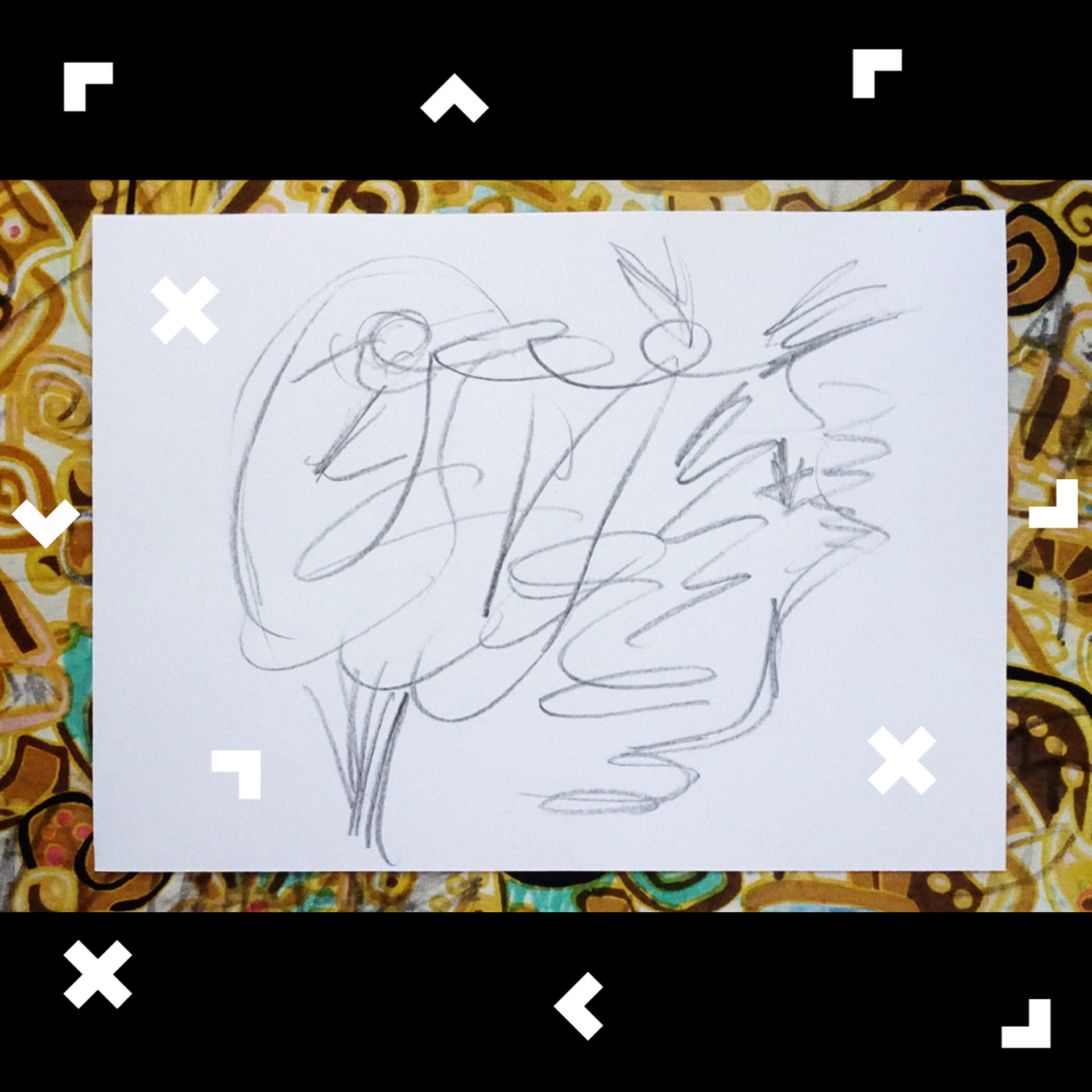 Zapowiedź wystawy. Na kartce są narysowane drzewo i bohomazy ołówkiem.