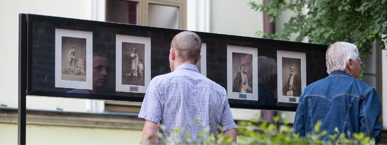 Wystawa w Zaułku Hartwigów.