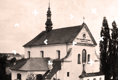 Czarno-białe zdjęcie kościoła.